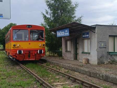 Hradecký motorák alias Šmudla M152.0318 v Račicích nad Trotinou