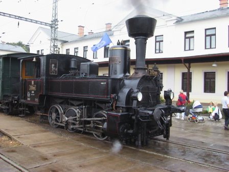 Parní lokomotiva 310.006 při nostalgické jízdě ve stanici Jaroměř
