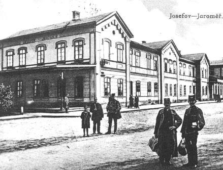Nová výpravní budova z roku 1867 slouží svému účelu dodnes.